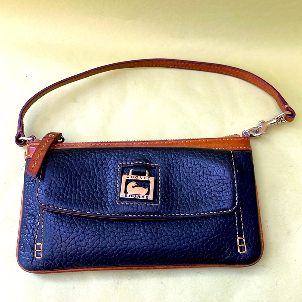 Vintage black/dark caramel Dooney & Bourke pebbled leather wristlet